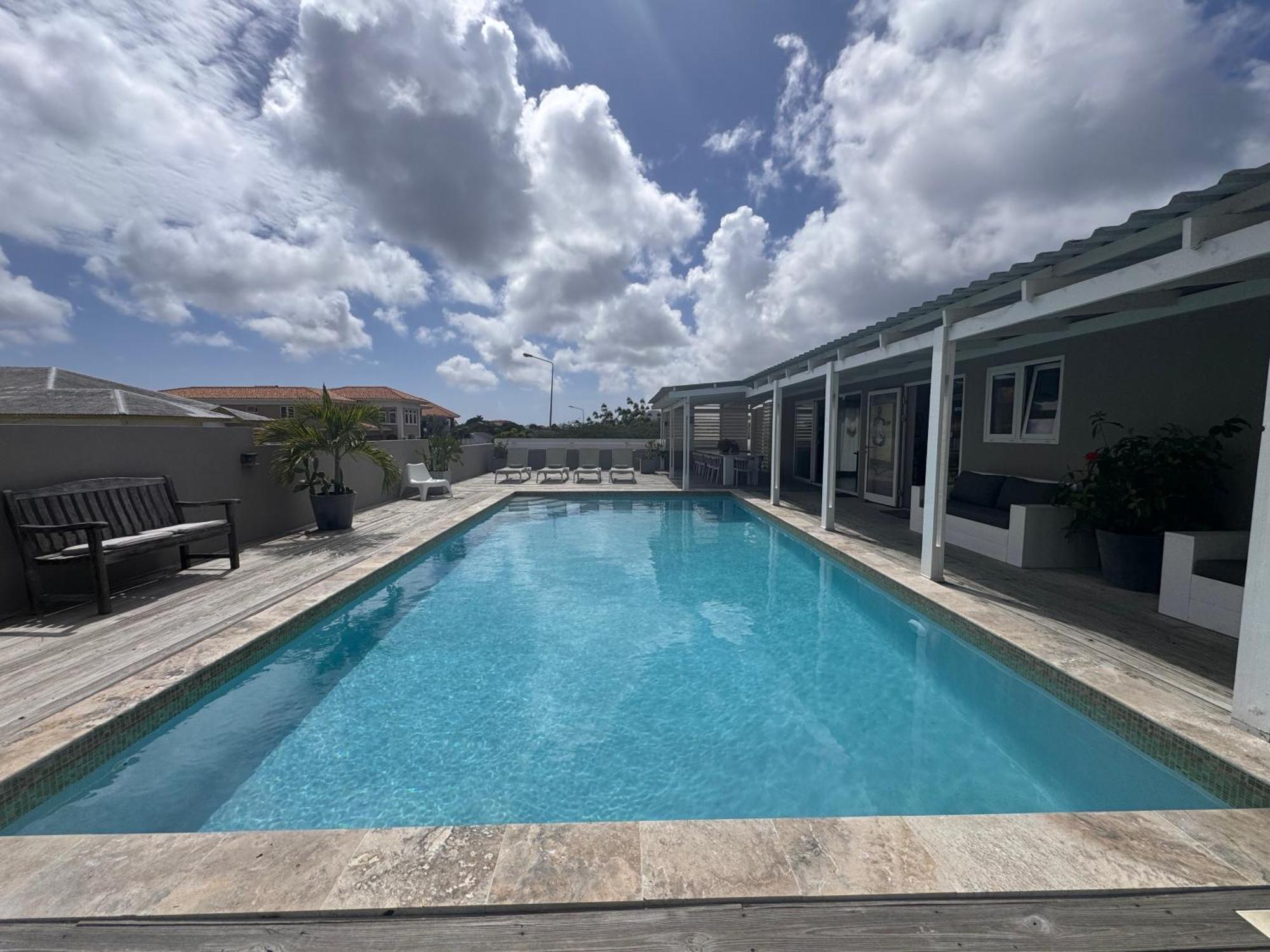 Boutique Hotel & Apartments Jt Curacao Willemstad Esterno foto