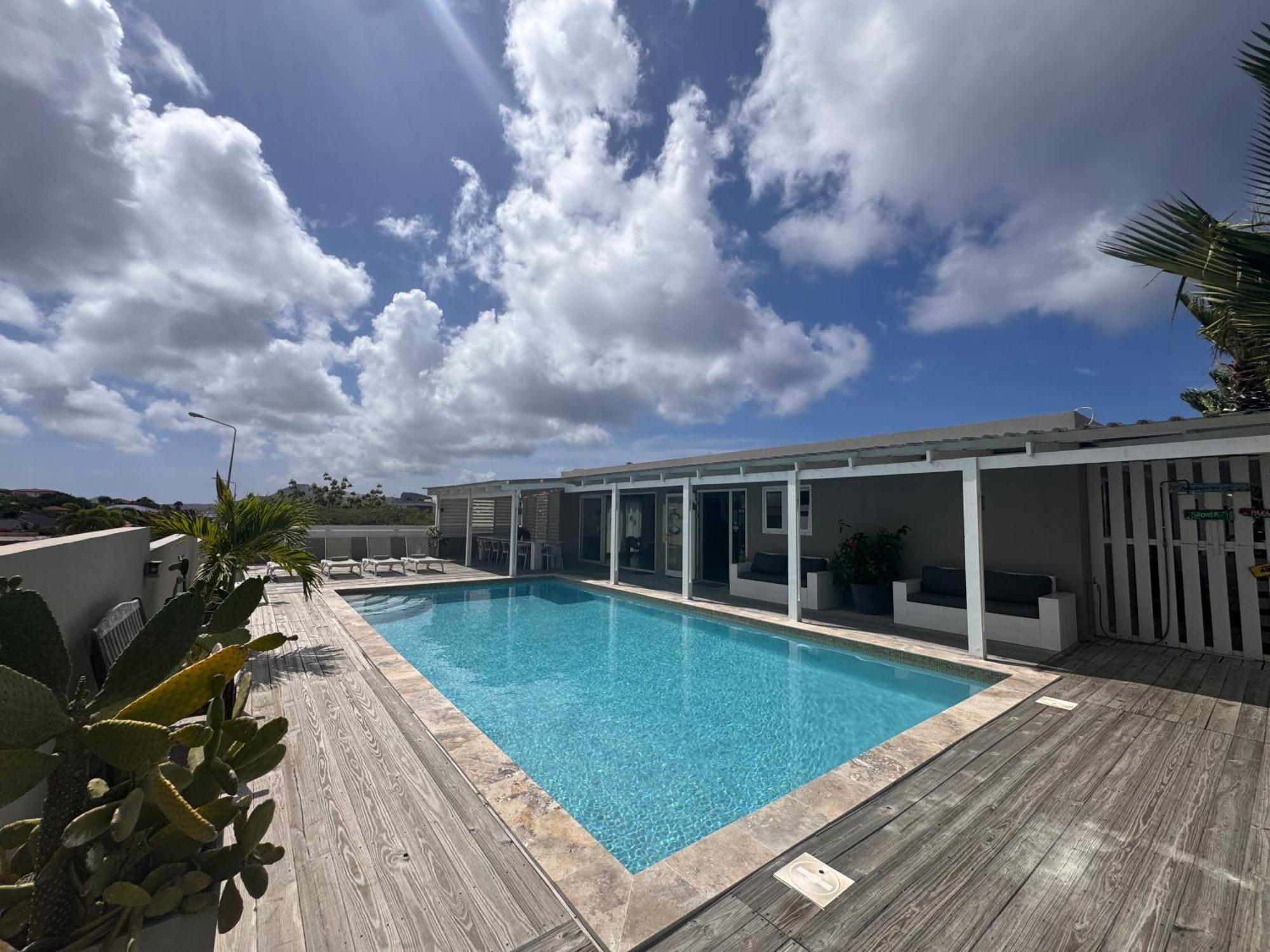 Boutique Hotel & Apartments Jt Curacao Willemstad Esterno foto